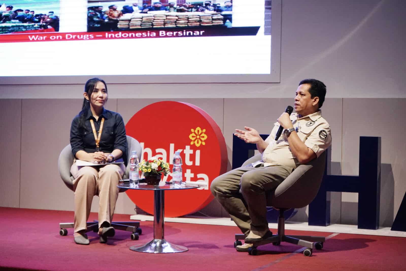 IIK Bhakta Kota Kediri Bersama Bnn Gelar Seminar “Beyond The Shadows : Shaping A Drugs Free Future”