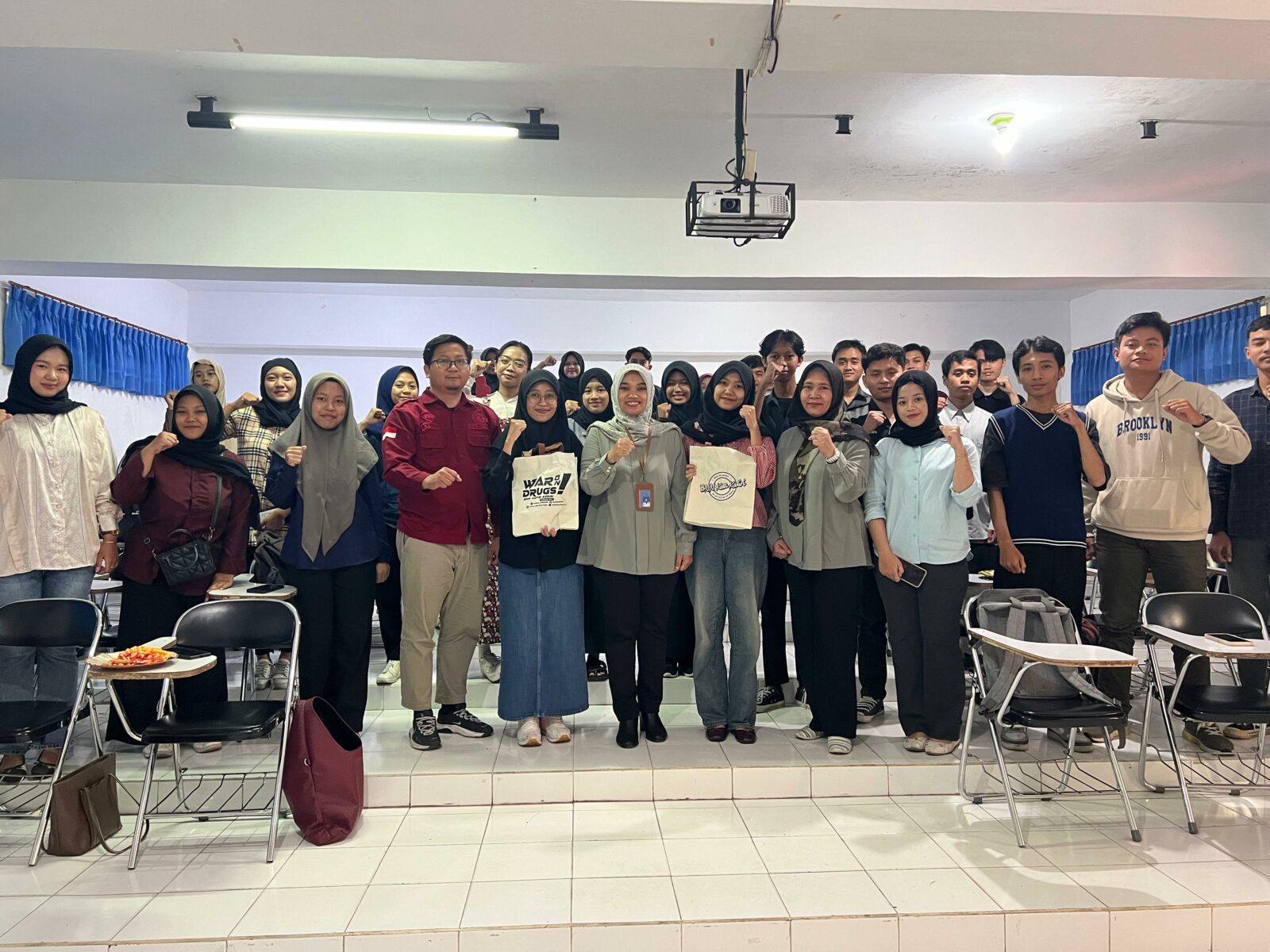 BNN Sukseskan Program Ruang Nalar Anti Narkoba di Kampus UNP Kediri BNN Sukseskan Program Ruang Nalar Anti Narkoba di Kampus UNP Kediri